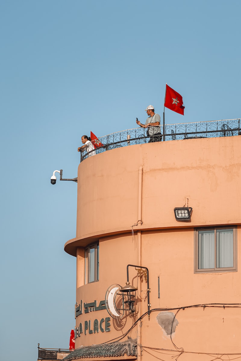 Kula'da Turist Rehberleri: Yerel Rehberler ve Tur Hizmetleri Kula'da Turist Rehberleri: Yerel Rehberler ve Tur Hizmetleri