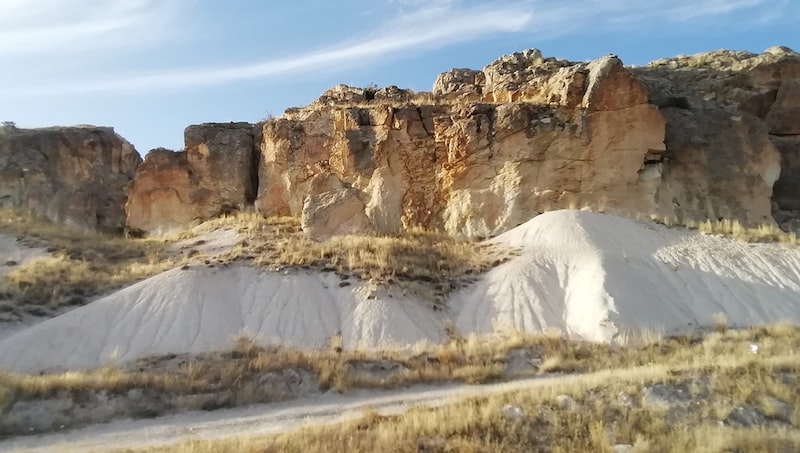 Kula'da Turizm Endüstrisi: Turistik İşletmeler ve Hizmetler Kula'da Turizm Endüstrisi: Turistik İşletmeler ve Hizmetler